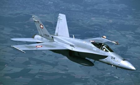  f 18 suisse